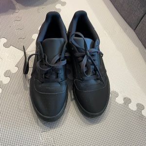 Yeezy adidas calabasas size 5